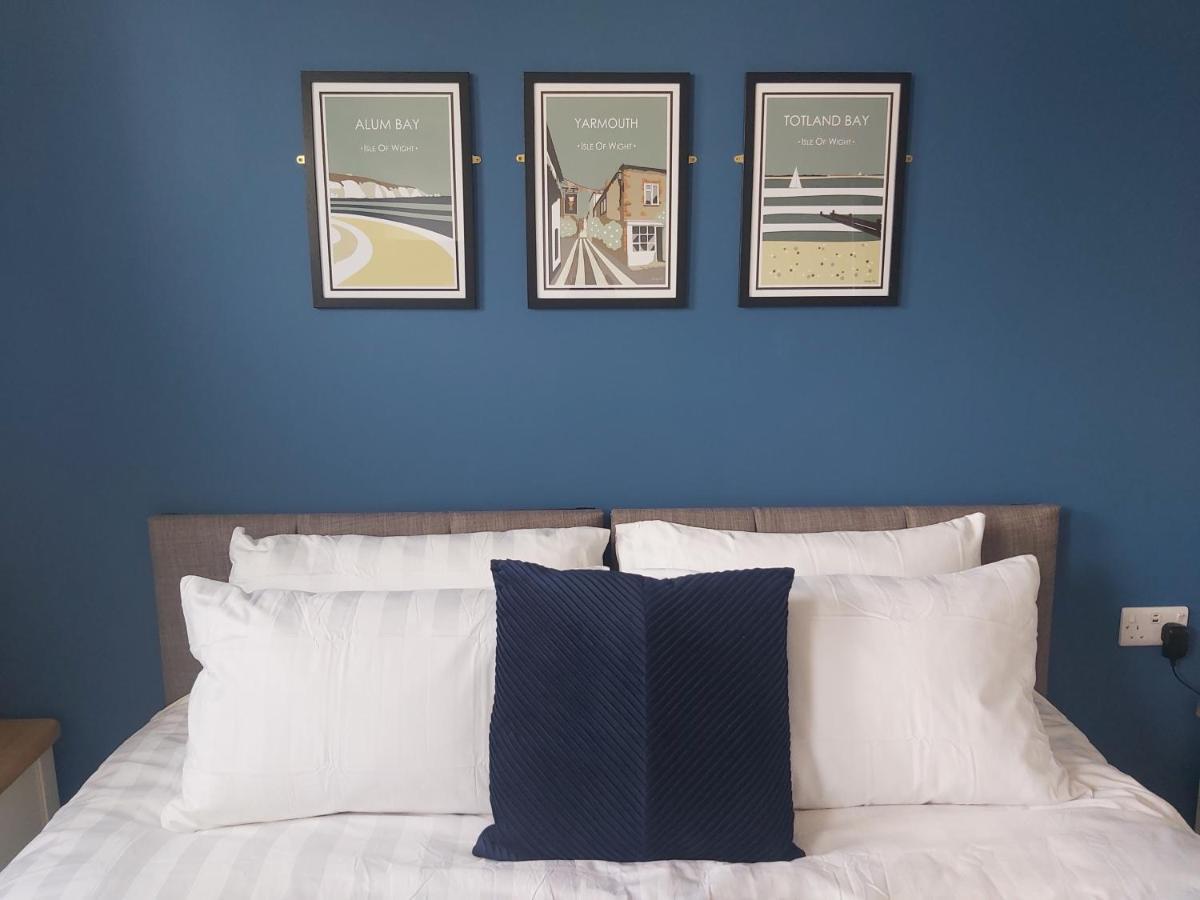 Bay House Bed & Breakfast Totland  Bagian luar foto